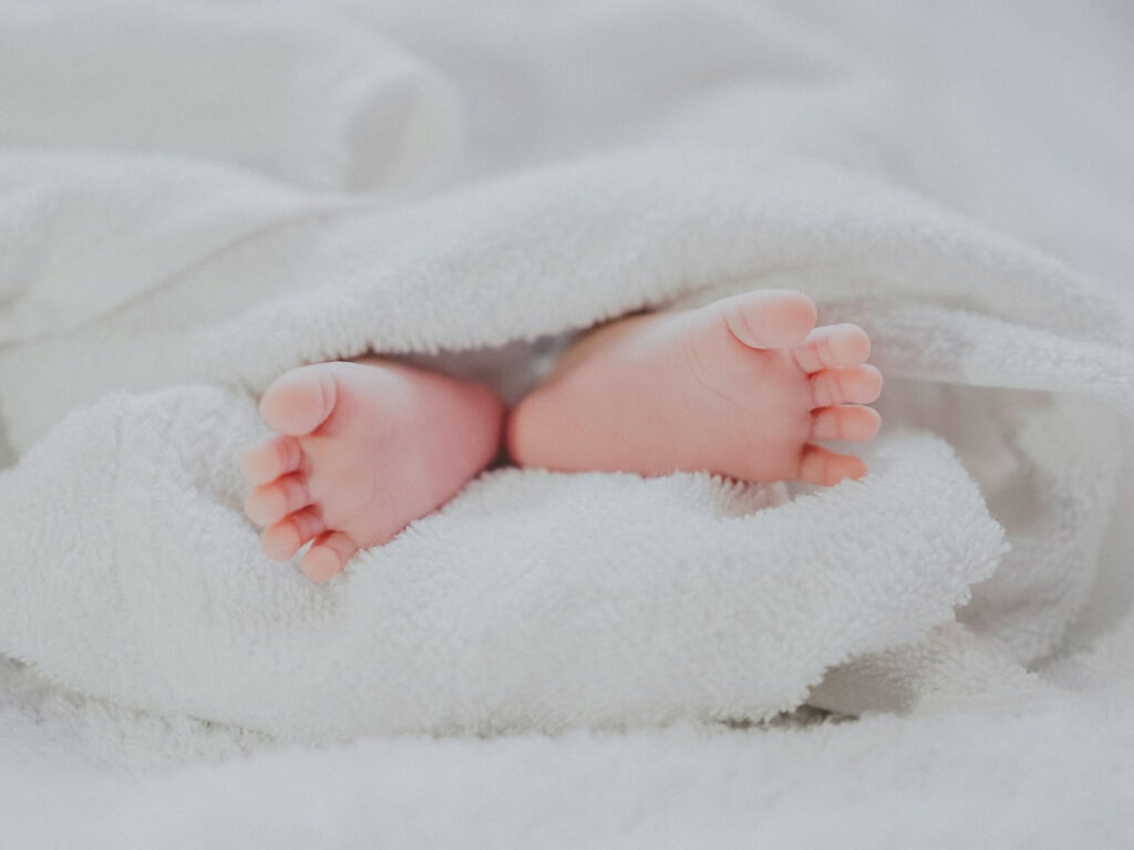 baby feet to symbolize fetal alcohol syndrome