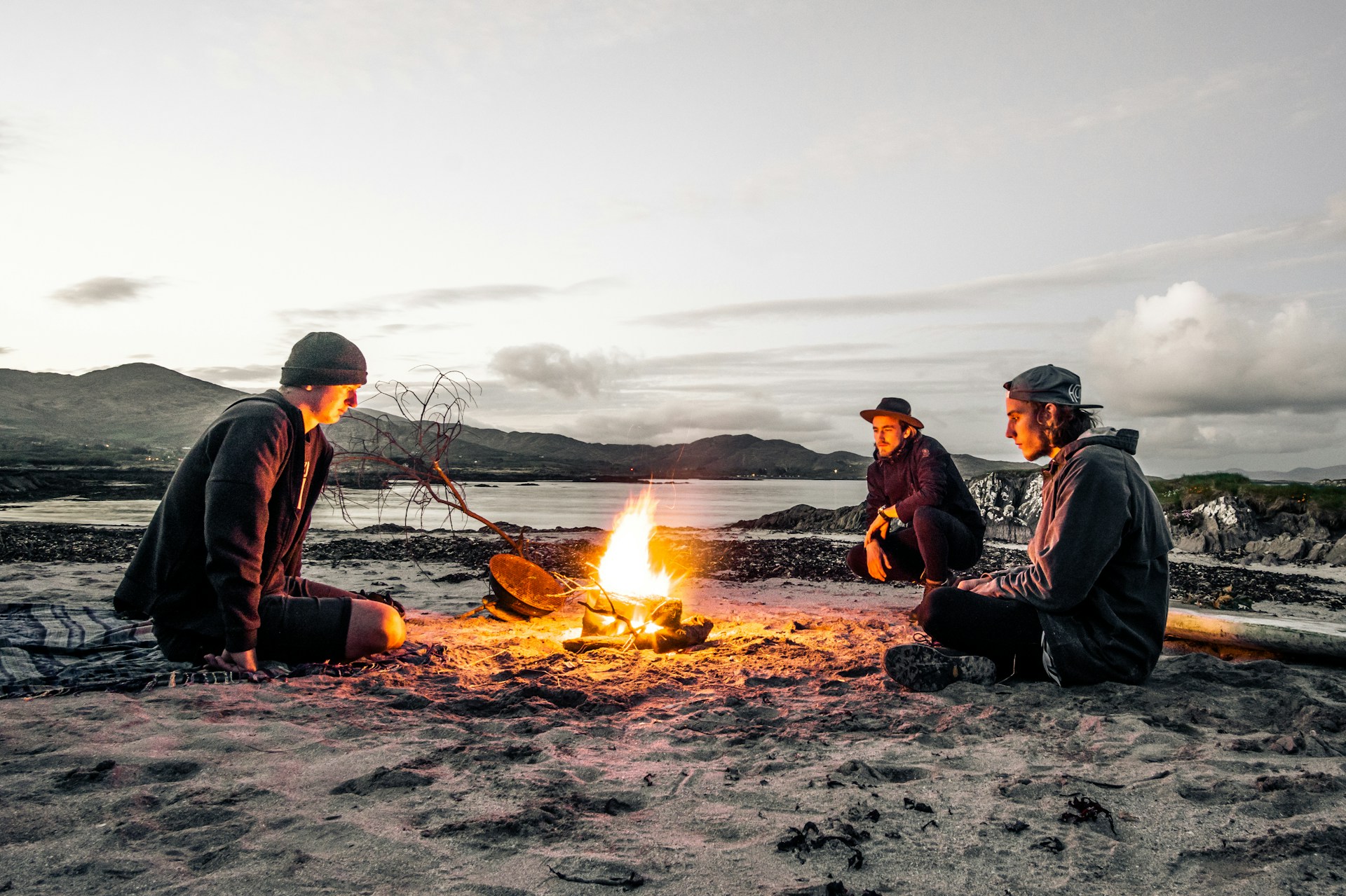 10 Essential Items for Survival in a Post-Apocalyptic World