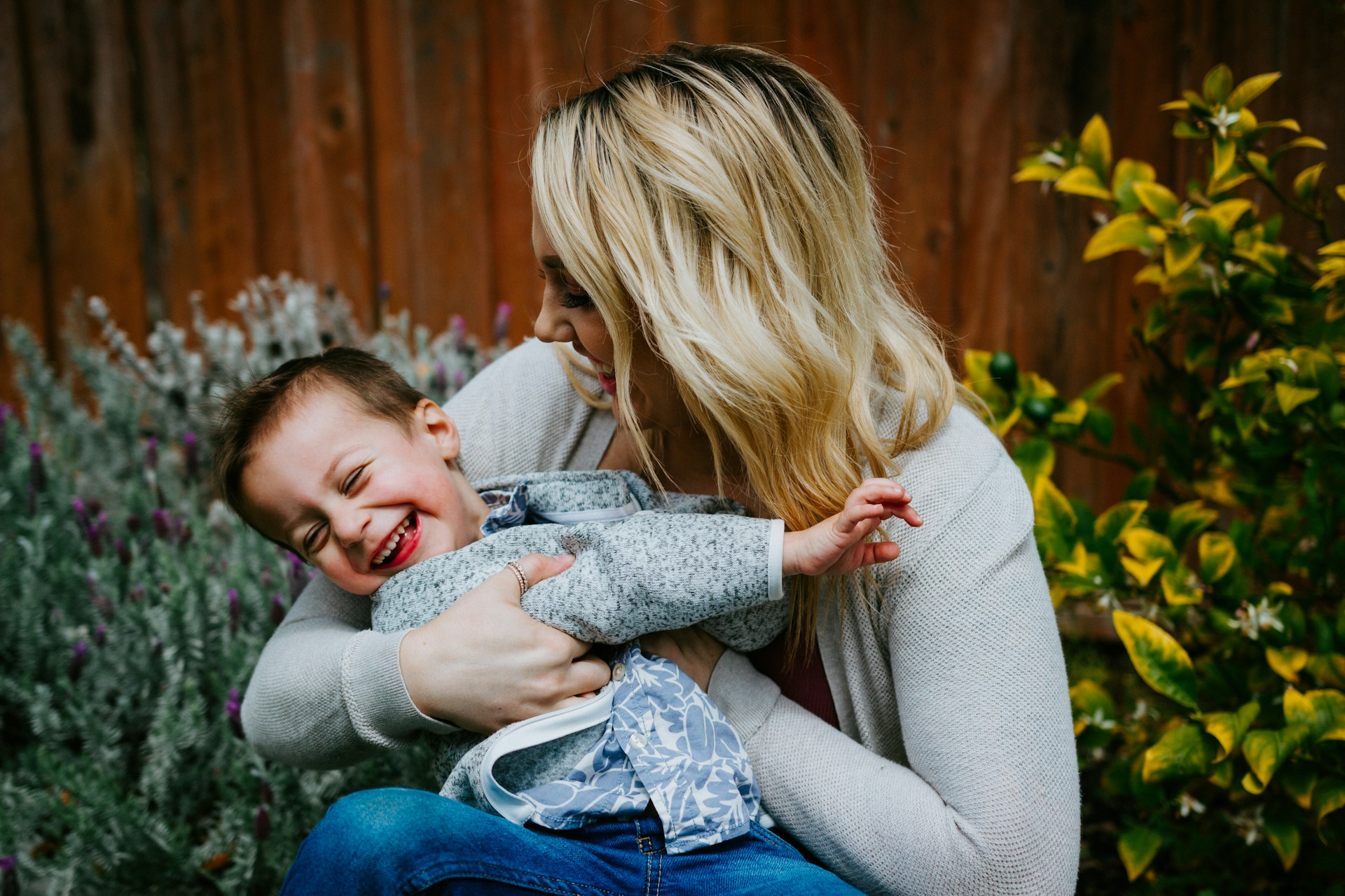 20 Subtle Signs You Were Raised by a Narcissist