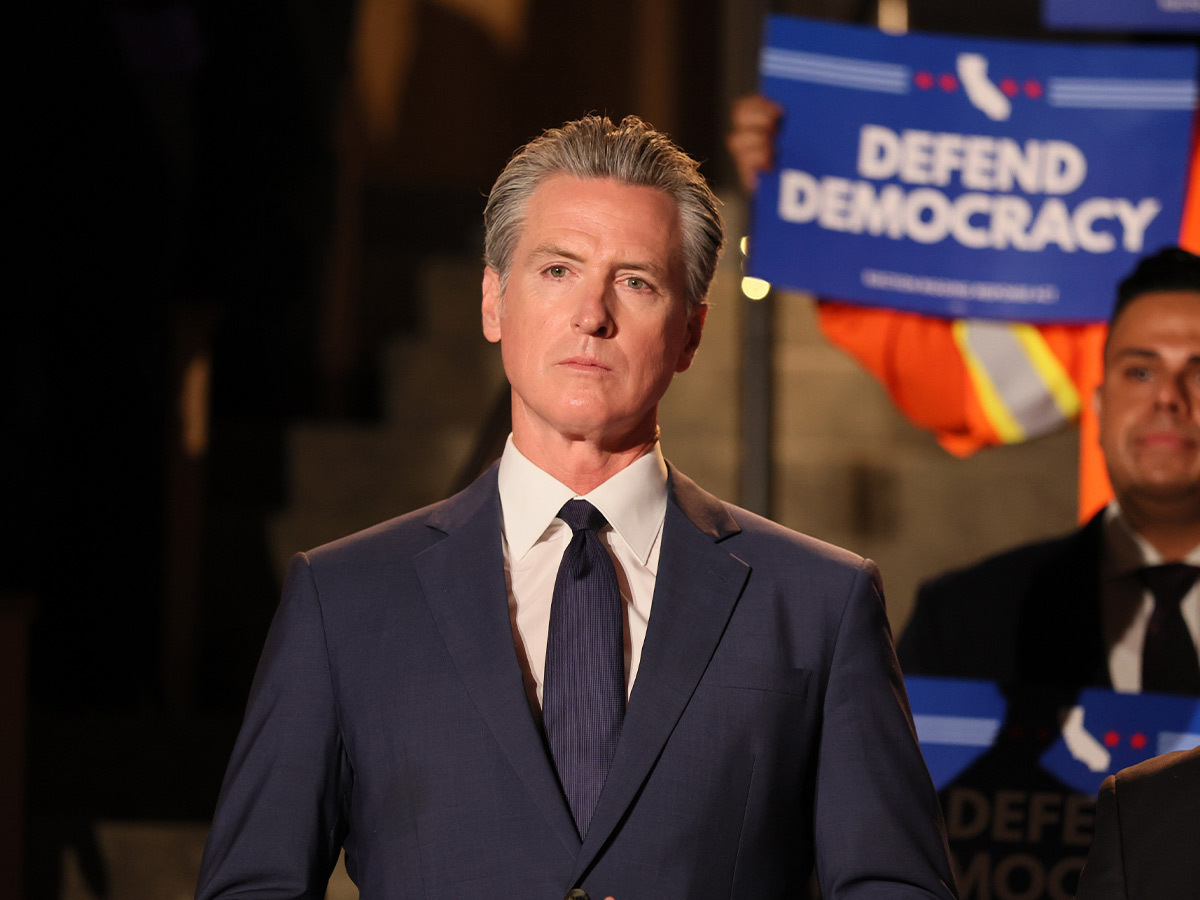 Newsom Mirrors Trump’s Online Style, Drawing Conservative Backlash